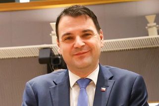 Macinka zavádí cenzuru. Novinářku Pokornou nepustil na tiskovku
